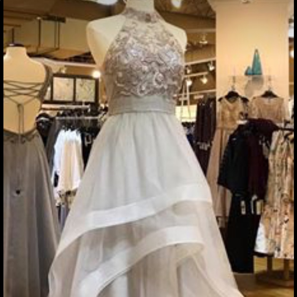 Stunning gown, worn once for Sweet 16 party.